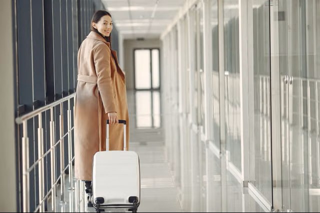 Trucos de viajera experta: seguros, equipaje y vuelos sin sorpresas